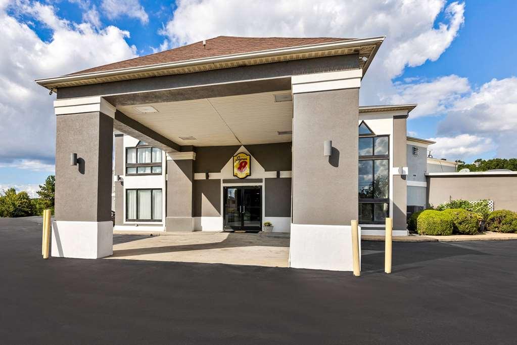 Super 8 By Wyndham Dickson Hotel Exterior foto